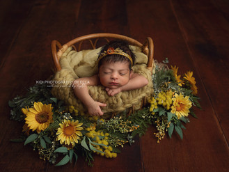 Dua, 4 days old perfection and her professional newnborn photo session.