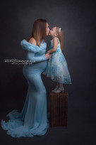 Expectant mother with flowing fabric – maternity photography Wolverhampton