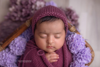 Soft and minimal baby photography session in Wolverhampton