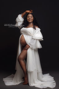 Artistic studio maternity portrait – maternity photographer West Midlands