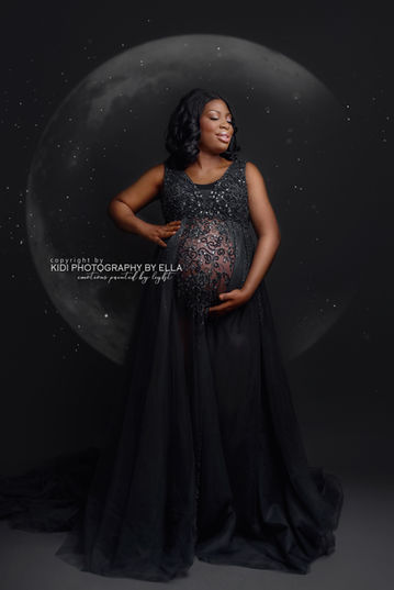 Fine art maternity portrait with emotional and gentle atmosphere