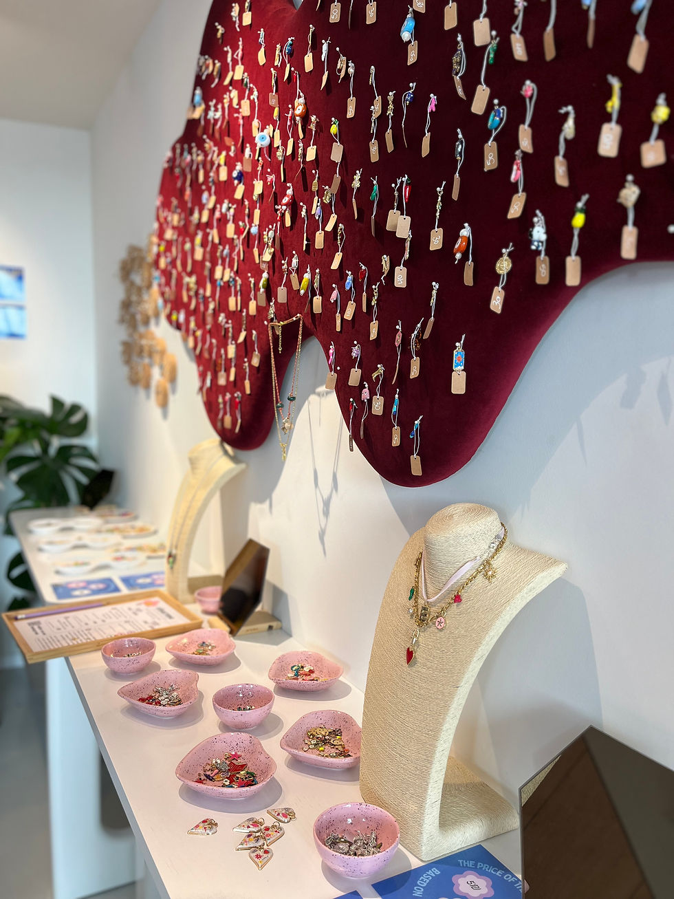 צ'ארמי - הצ'ארם בר הראשון בישראל