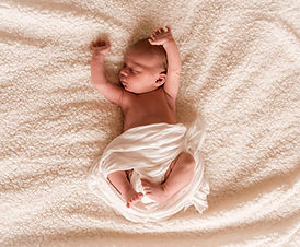 NewbornJuul_SWP7980-Verbeterd-NR_SofieWuytsPhotography.jpg