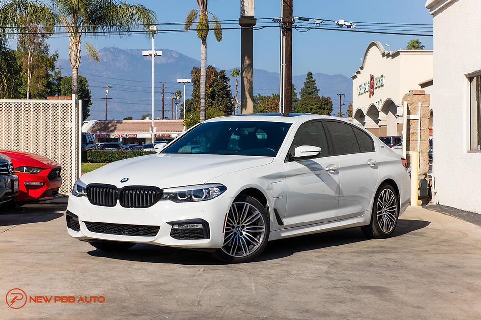 縮圖：2018 BMW 5 Series 530e iPerformance Sedan RWD