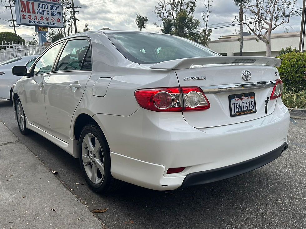 縮圖：2013 Toyota Corolla LE