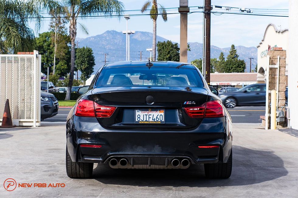 縮圖：2015 BMW M4 Coupe RWD