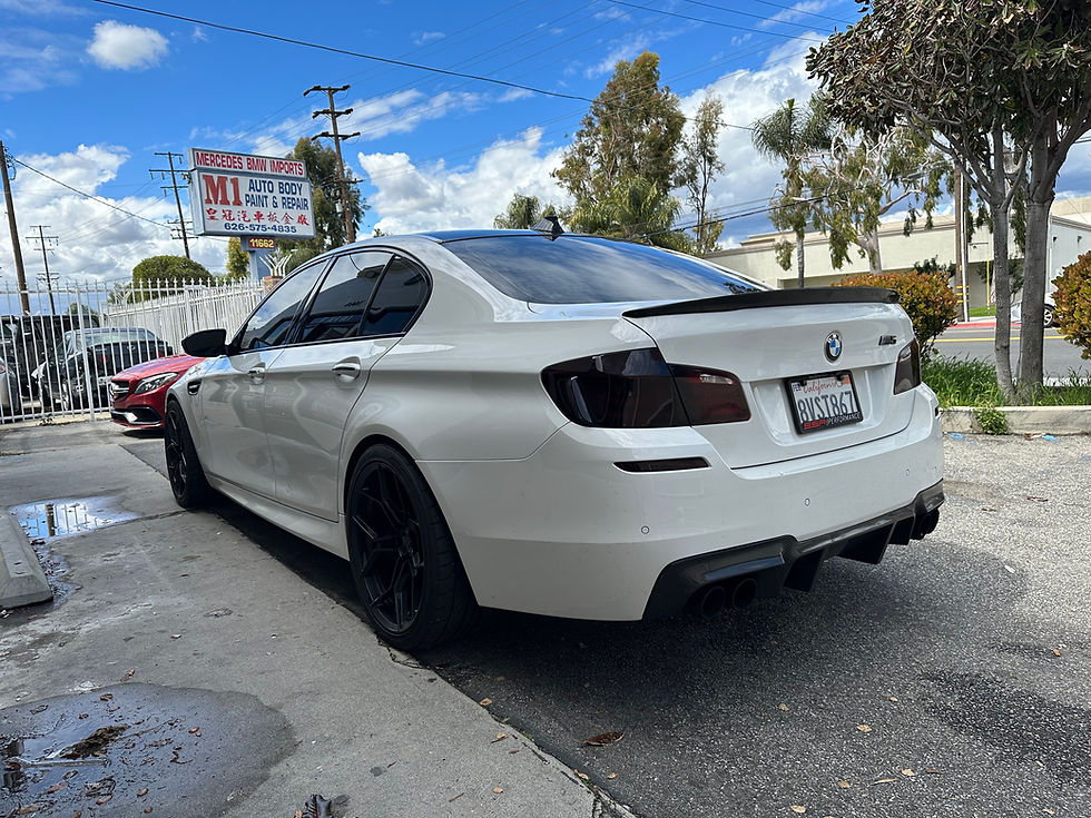 Thumbnail: 2013 BMW M5 RWD