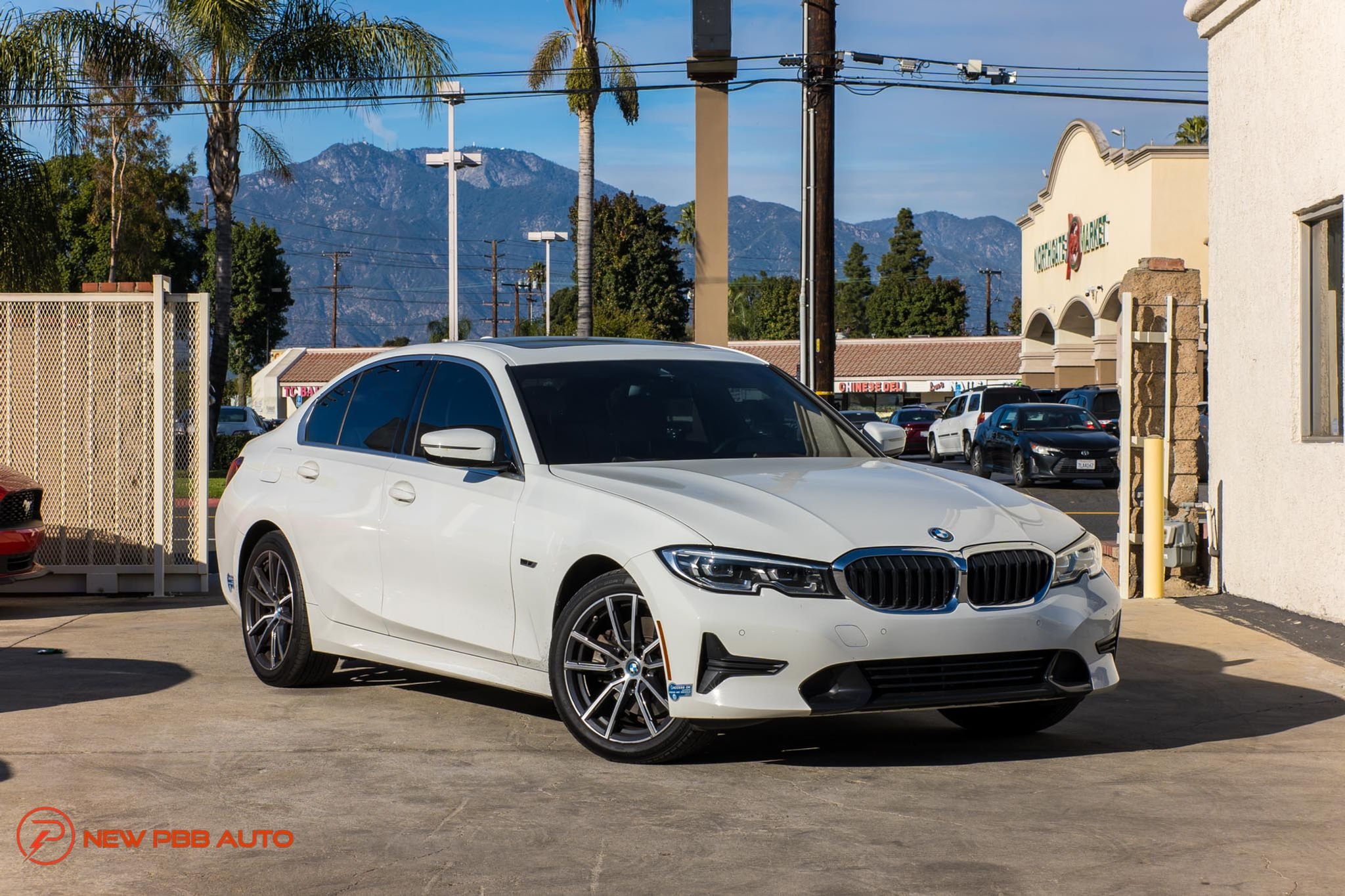 2022 BMW 3 Series 330e Hybrid Plug-in RWD