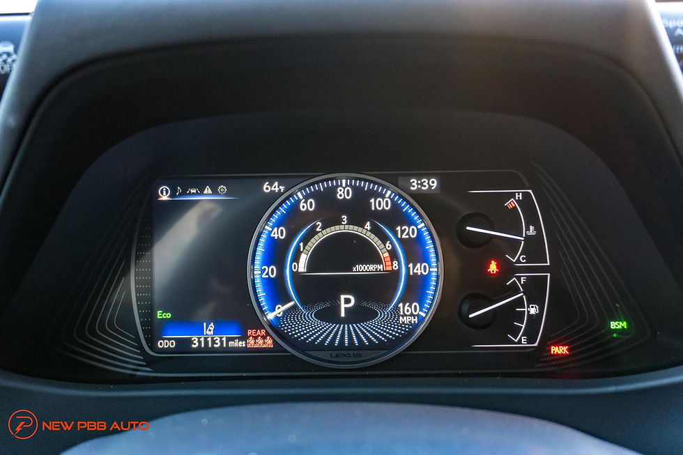 縮圖：2019 Lexus UX 200 Luxury FWD