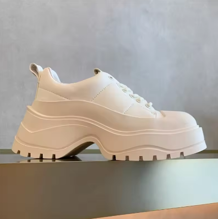 Scarpin Feminino Transparente Salto Fino – Bico Fino em PVC com Duas Tiras Neon Rosa e Amarela, Desi