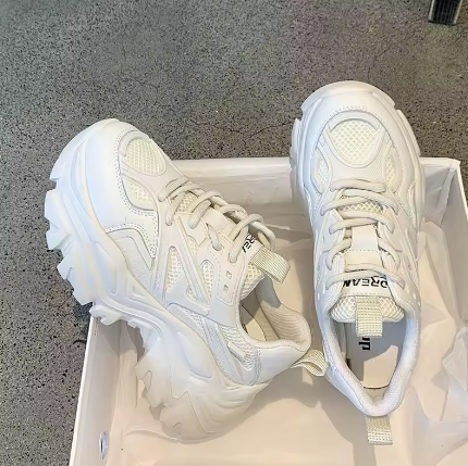 Scarpin Feminino Transparente Salto Fino – Bico Fino em PVC com Duas Tiras Neon Rosa e Amarela, Desi