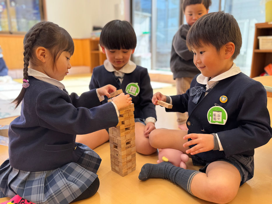 子供が遊んでいる