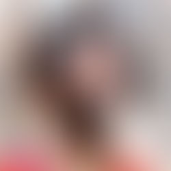 洋装にもマッチする「簪」はいかがでしょうか？　簪のOEMは和心へ！	