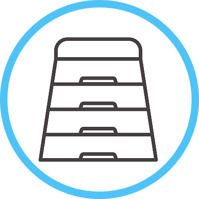 白い背景に、跳び箱のイラスト。青い円の中に配置されています。シンプルでわかりやすい。