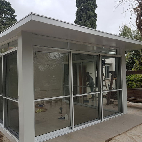 סגירת מרפסת מאלומיניום