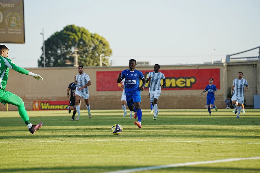 הפועל עכו נגד מ.ס. קרית ים - מחזור 11 בליגה הלאומית