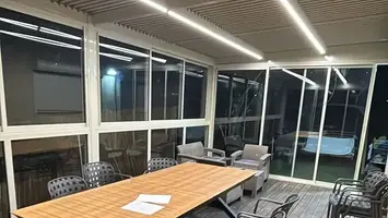 חדר שמש עם פרגולה חשמלית