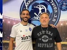 מנכ"ל הקבוצה שמוליק אמירה עם אחמד אחמד אעבד עם מנכ"ל הקבוצה שמוליק אמירה.