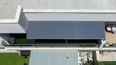 פרגולת אלומיניום על עמודים