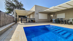 ביצוע 2 פרגולות אלומיניום לבית פרטי