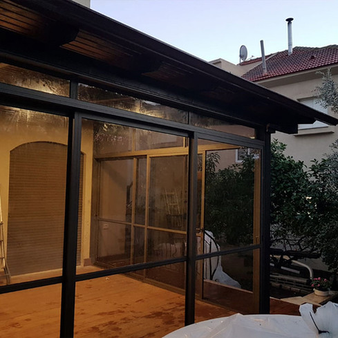 סגירת מרפסת בבית פרטי
