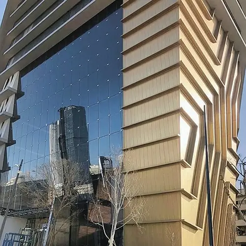 חיפוי מתכת לבניין משרדים