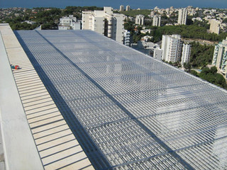 קירוי פלסטיק לפרגולת אלומיניום