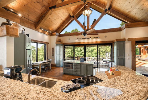 Bison View Lodge Kitchen