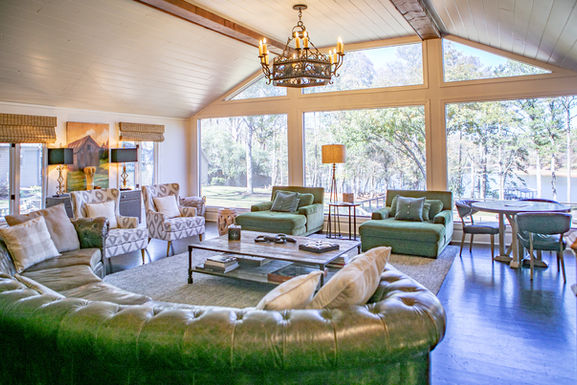 Ark on Lanier Family Room overlooking Lake Lanier