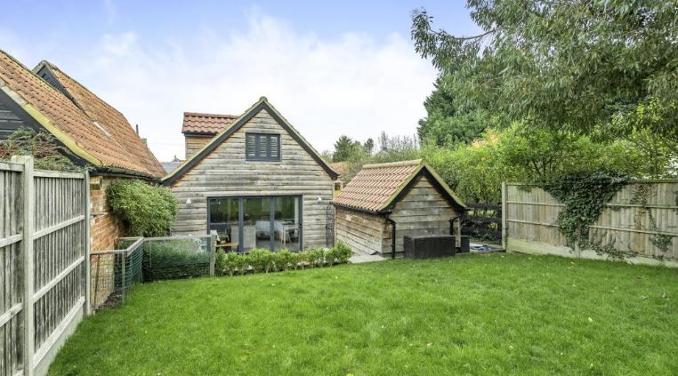 The Victor Farrar Partnership — architectural project photograph 3 from the business website