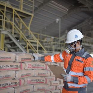 Jangan Salah Pilih! Panduan Membedakan Kualitas Semen dan Pasir bagi Pemula.