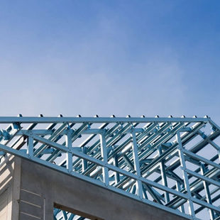 3 Keunggulan Utama Baja Ringan Dibandingkan Kayu Untuk Atap Rumah