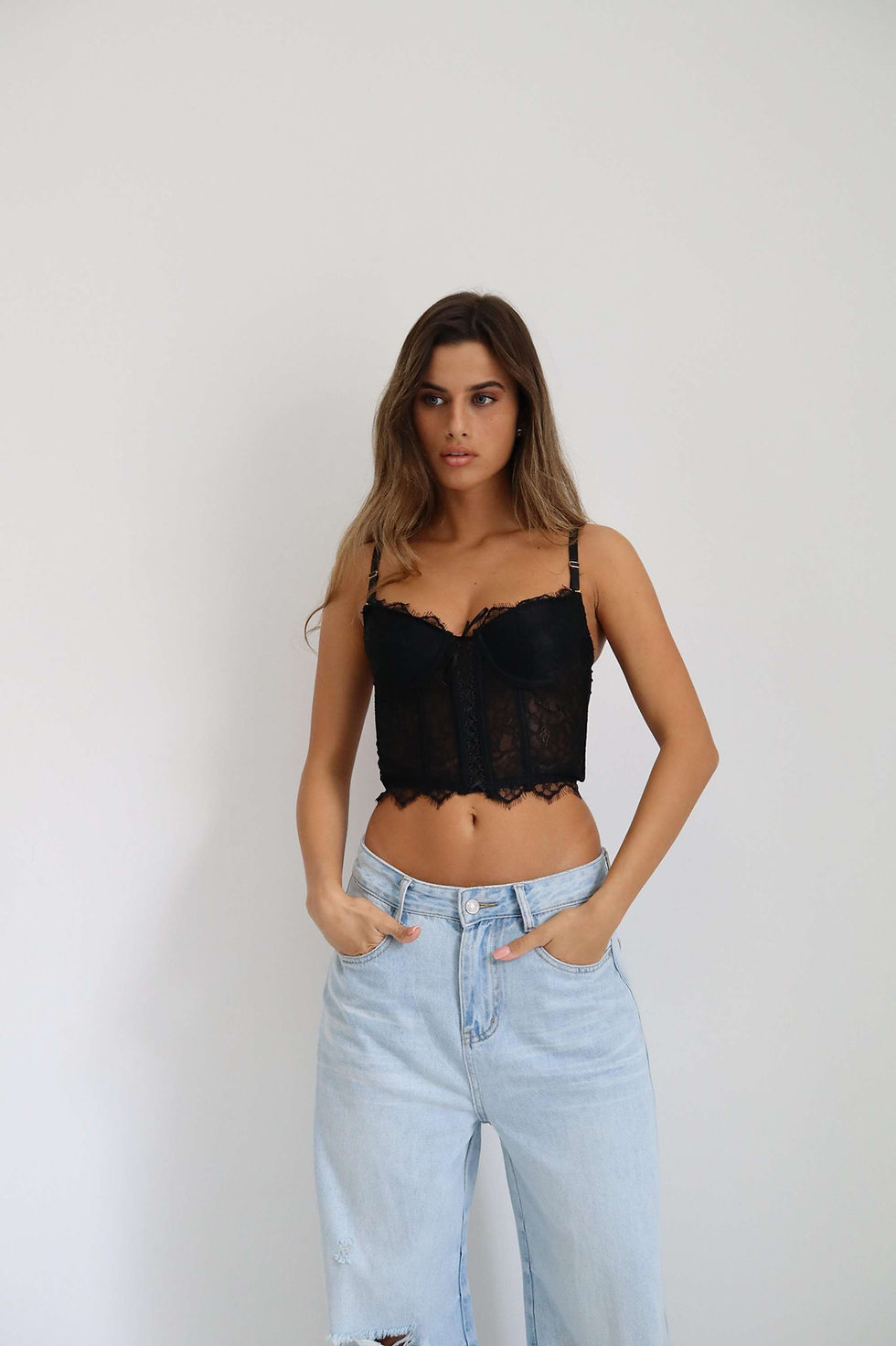 תמונה ממוזערת: מחוך תחרה 