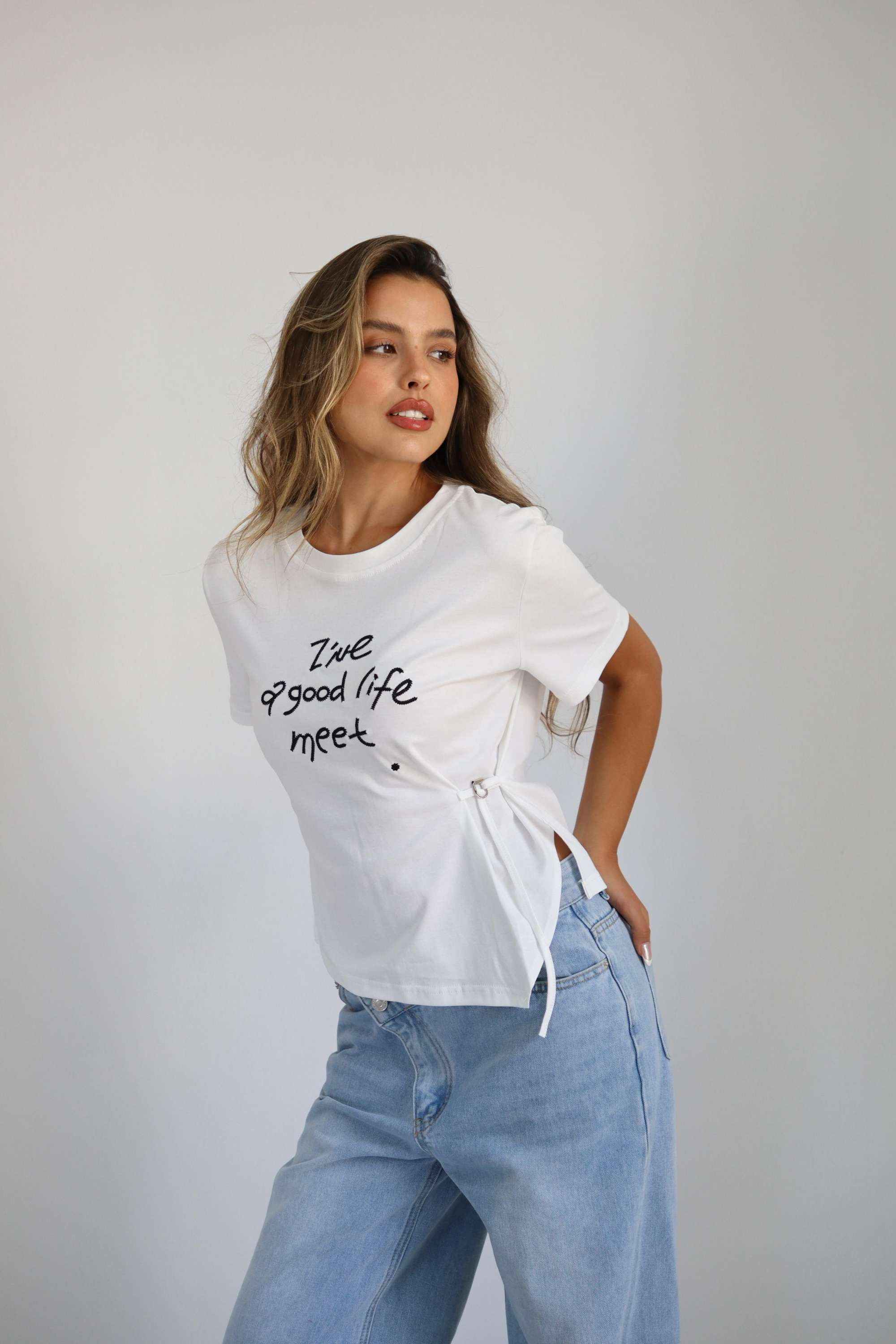 חולצה הדפס אבזם