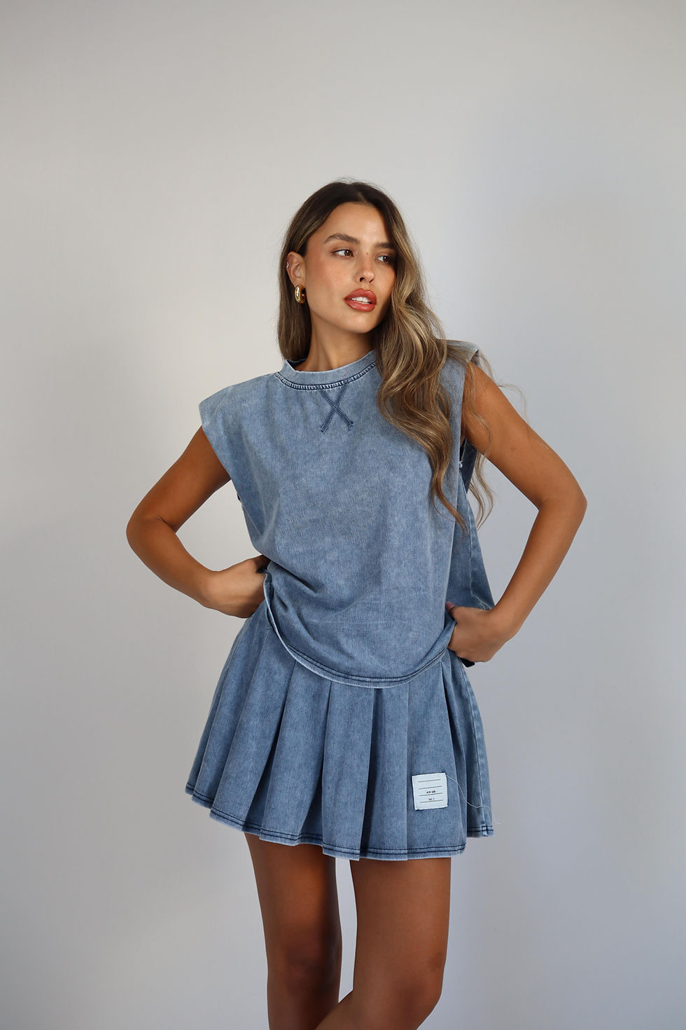 תמונה ממוזערת: חליפה ג'ינס חצאית פליסה