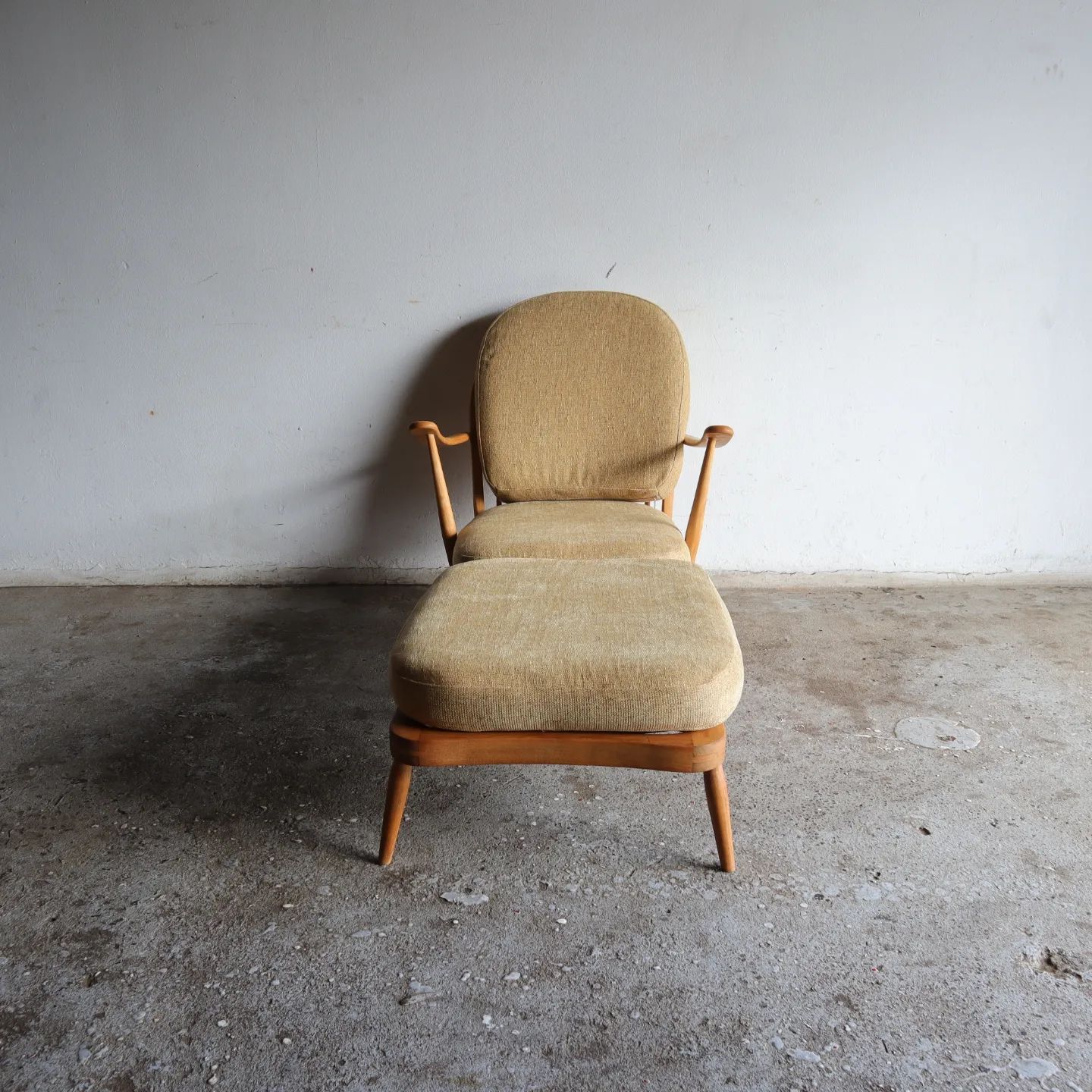 MidCentury rare and highly collectible genuine Ercol 203 easy chair