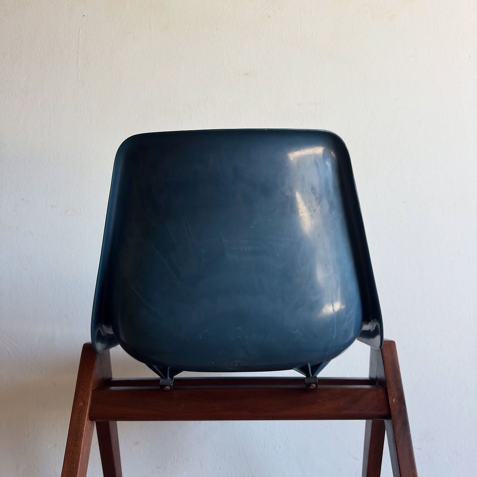 Thumbnail: 6 x 1960’s Mid-century Robin Day Polyside dining chairs by S. Hille & Co