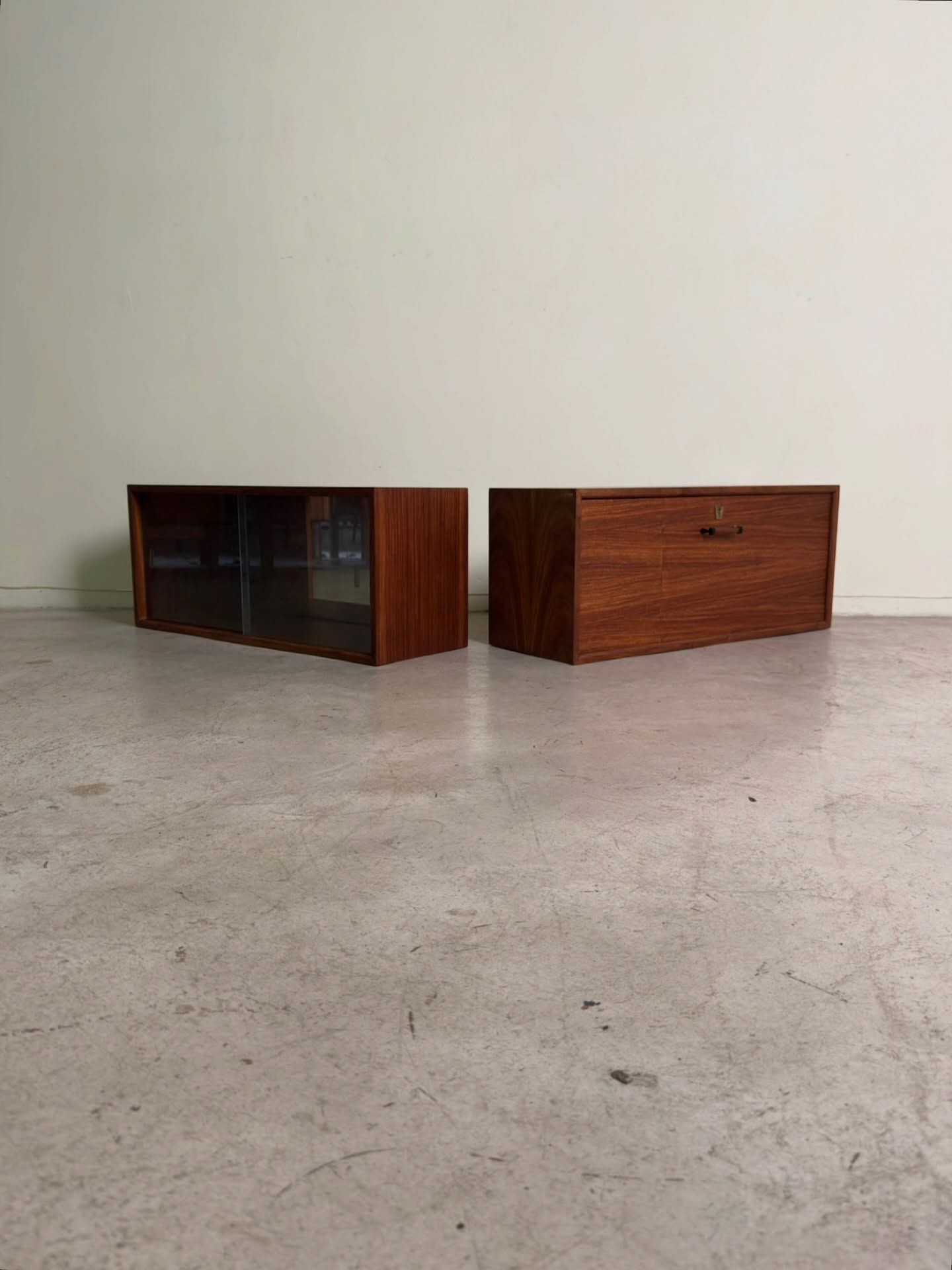 2 x Mid-century storage boxes/display shelves, to be wall mounted