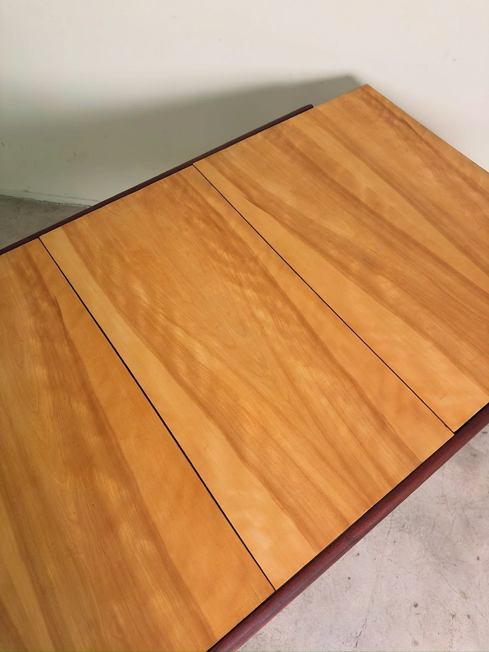 Thumbnail: Vintage extendable dining room table in the style of UK Harris Lebus