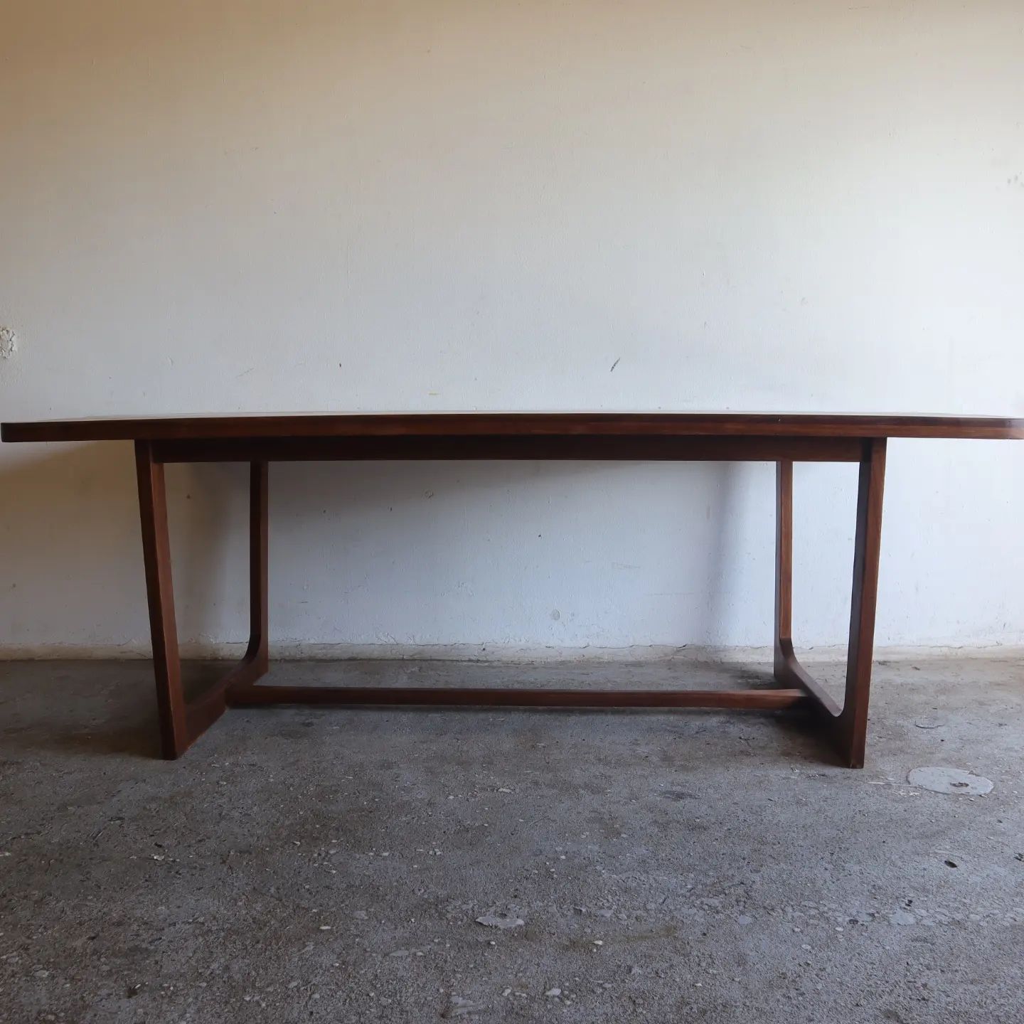 MidCentury 10 seater solid Kiaat dining room table Klassiek