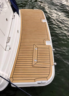 Rinker 270 Express Cruiser