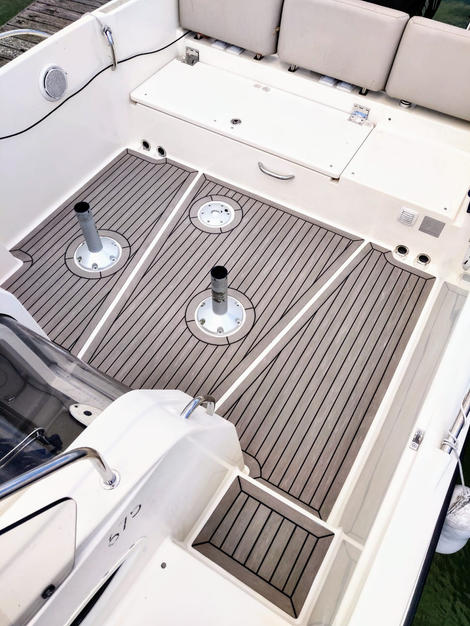 Quicksilver Activ 675 Sundeck