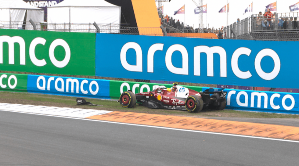 Lewis Hamilton crashes at Dutch Grand Prix