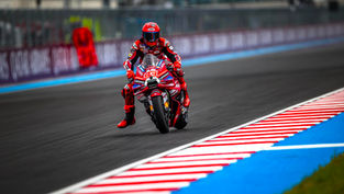 Marc Márquez is back to winning ways as he takes the victory at the Balaton Park