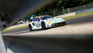 Lionspeed Porsche lead the 24 Hours of Spa with 8 hours to go