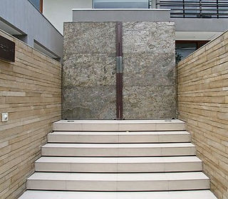 fein_Duennschiefer_132-00_Fassade_Tor