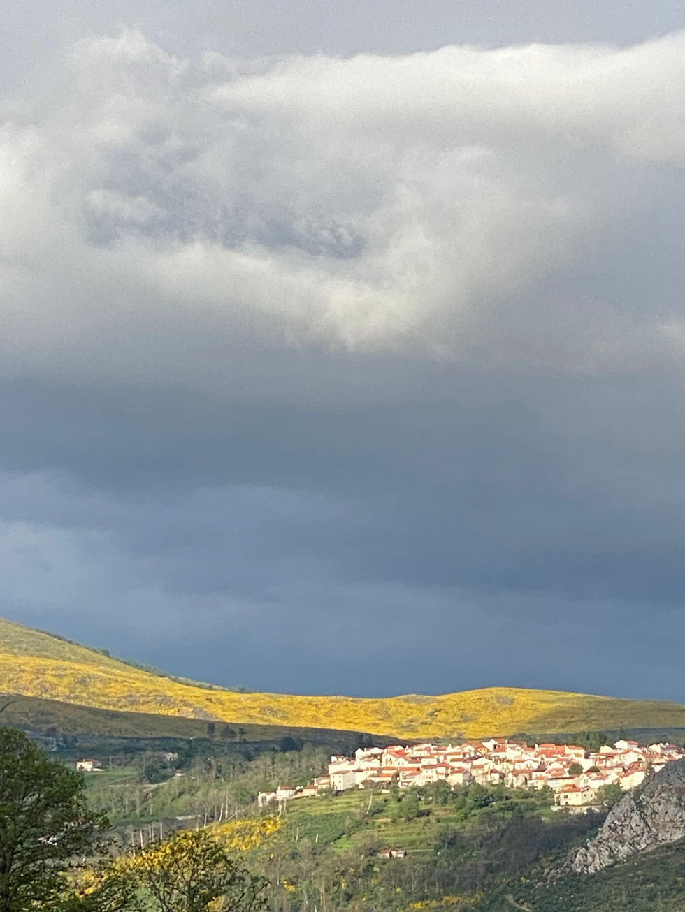 Serra is Burning, Before the Fire.