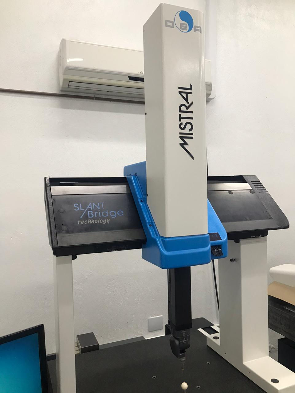 Miniatura: Maquina de Medição Tridimensional DEA Mistral CNC 7107