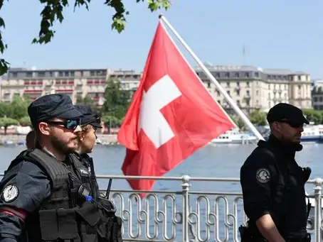 Des pirates ont subtilisé le numéro de 2.800 Policier en Suisse !