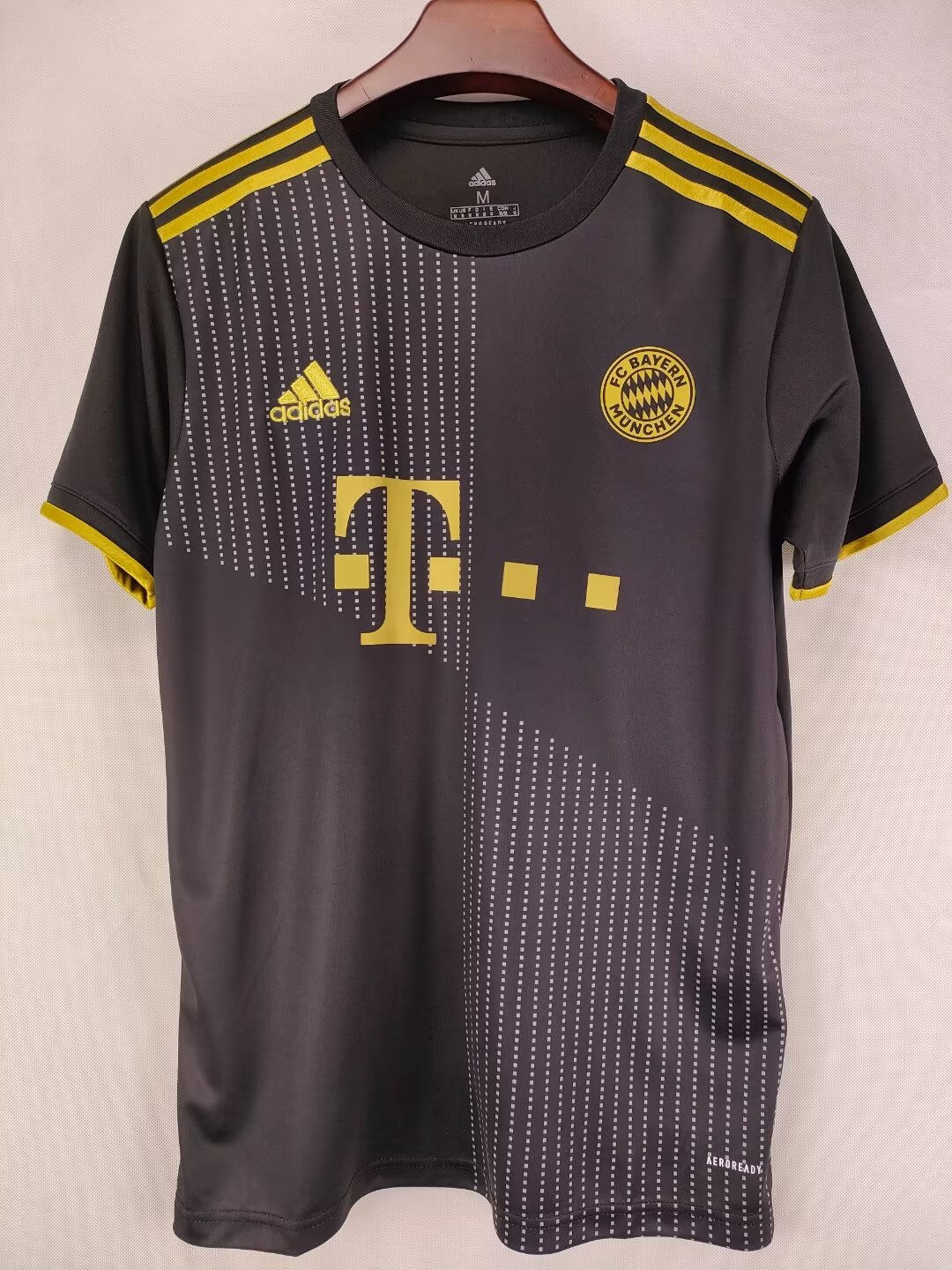 FC Bayern Munich 21/22 Retro Away Kit